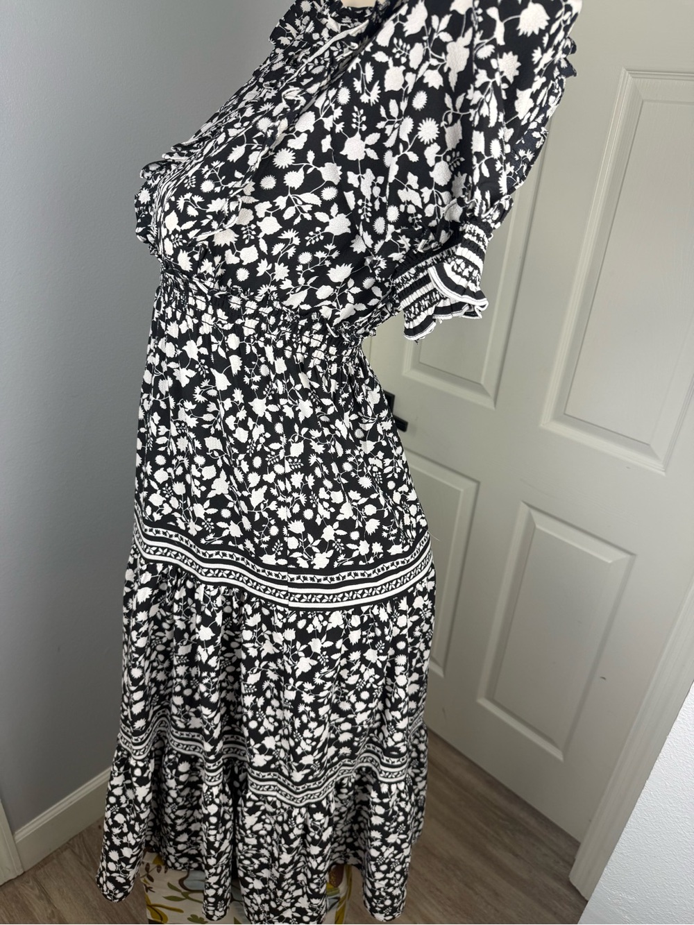 Max Studio Black and White Floral Maxi Dress - Picture 3 of 6